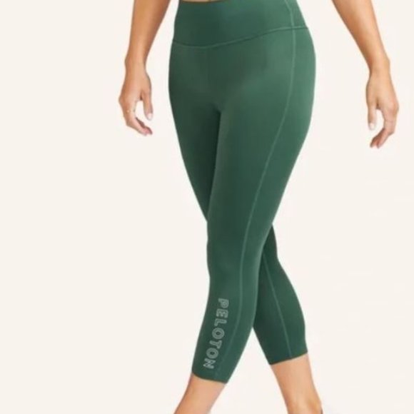 Peloton Move Mission Green Capri Leggings- NWT - size Small - Picture 1 of 4